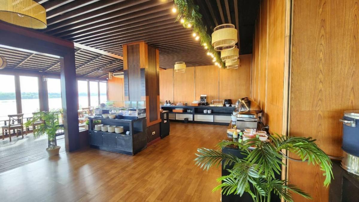 Blu Hotel Nakhon Phanom Exterior photo