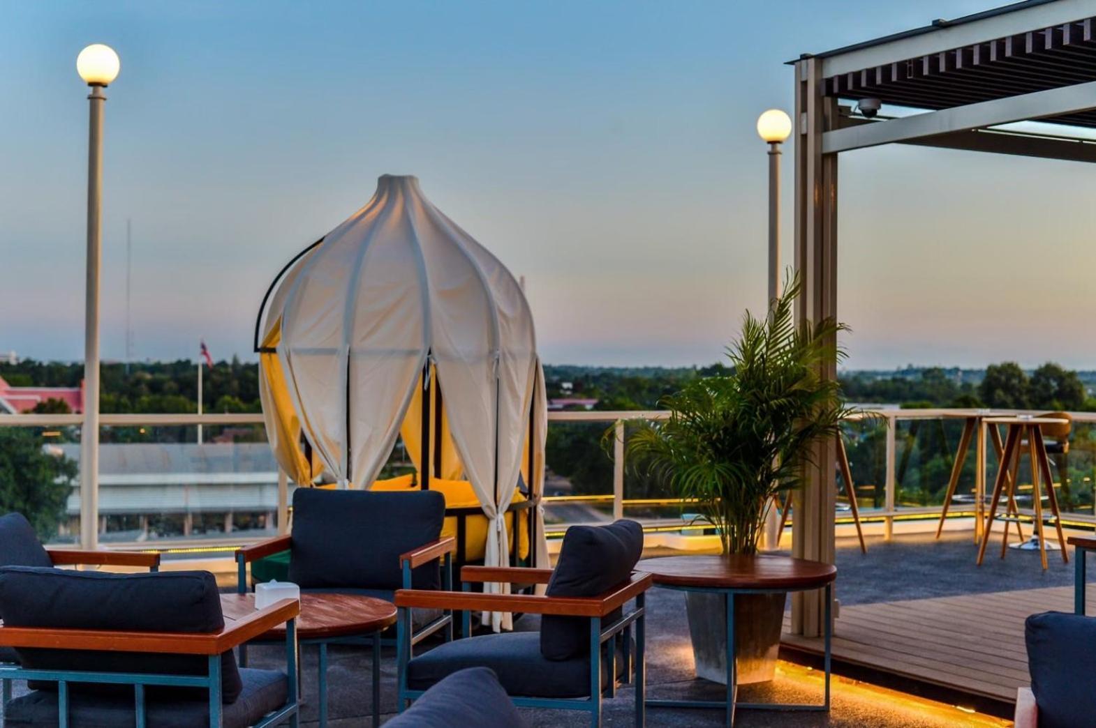 Blu Hotel Nakhon Phanom Exterior photo