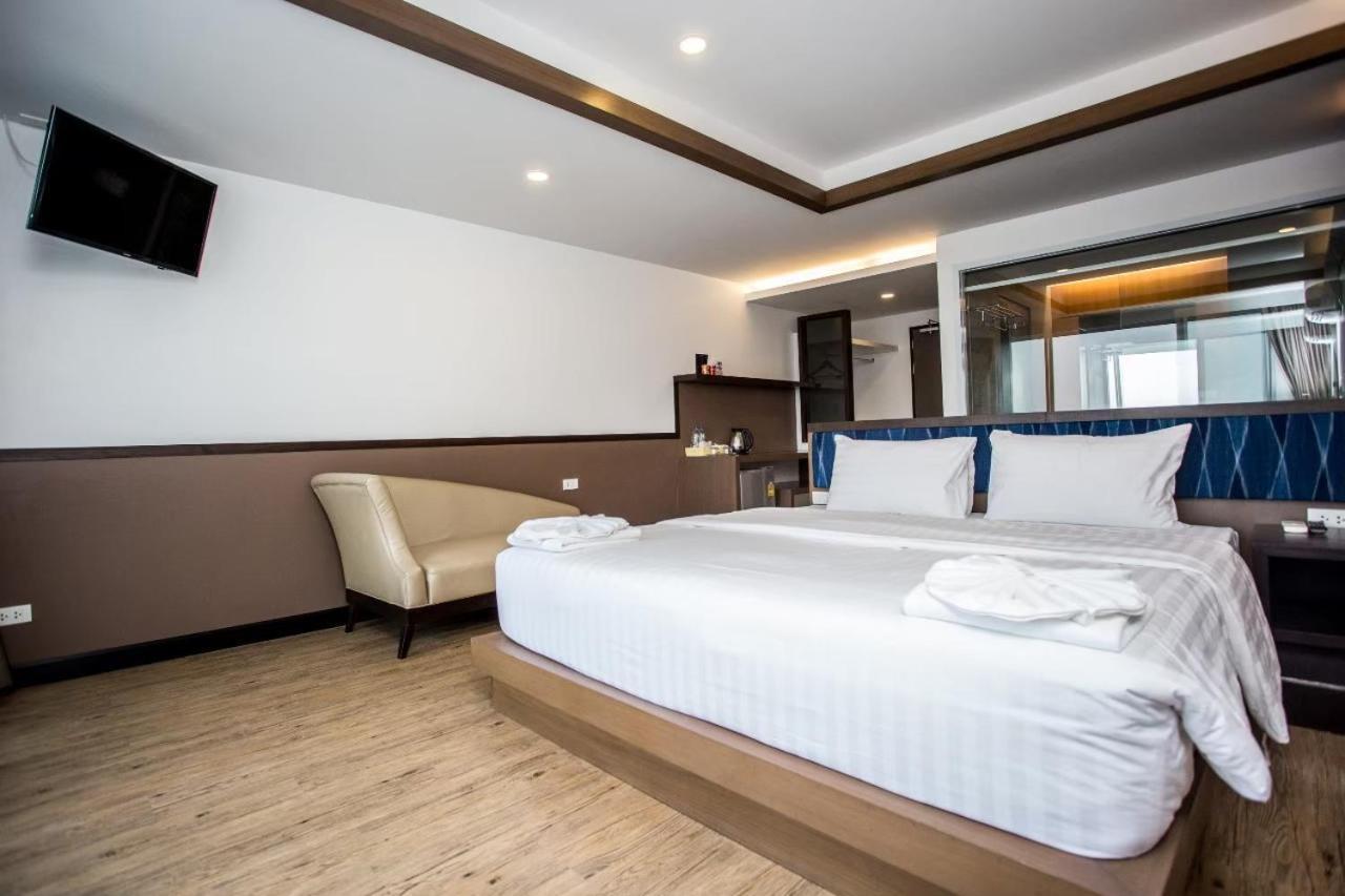 Blu Hotel Nakhon Phanom Exterior photo